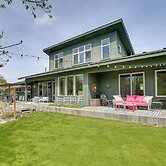 Lush Retreat on Walla Wallas Southeast Side!