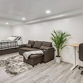 Gateway to DC! Quiet Clinton Apt w/ Workspace