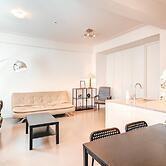 Chic Meir Stay for 9 With Balcony