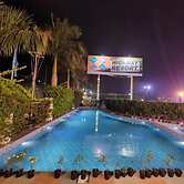Highway Resort with Swimmingpool & Spa