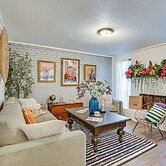 6 Mi to At&t Stadium! Texan-themed Townhome