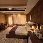 Eagle Nest Hotel