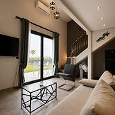 Epanomi Suites - Modern Living With Garden Retreat