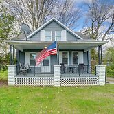 2 Blocks to Beach! Lake Huron Hideaway