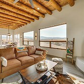 Panoramic Mtn Views! Serene Gem in Ranchos De Taos