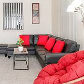 610b Large One Bedroom Downtown!