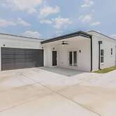 632 4 Large Bedrooms Spacious Private Yard