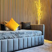 Modern Entire Apartment- Self Checkin Free Parking