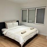 Central 1BR With 1LR Apt Great Location