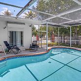 Sunny Pool Days! North Miami Home Base Near Beach