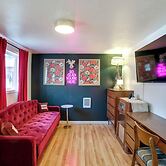 3 Mi to Dtwn Spokane: Sleek Multi-unit Base