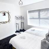 Apartment Sleeps 4 With Garden & Wifi
