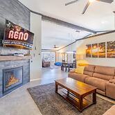 Modern Getaway for 11- Hot Tub Games Gym