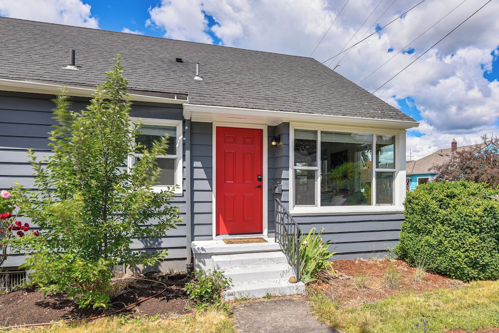 Walkable North Portland Home Near Peninsula Park