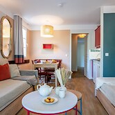 Stunning Landes Pine Apartment for 5