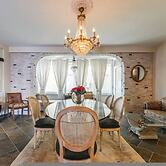 Classic City Stay 1BR in Historic Location