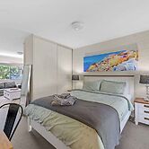 Hidden Away in New Farm ~ 1 Bed/1 Bath/1 Car