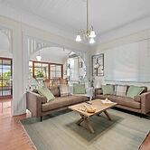 Comfy Character Qldr ~ 3bed House W/parking