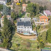 Villa Olivo With Garden & Pool
