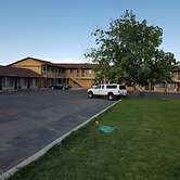 Split Mountain Motel