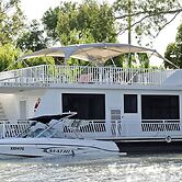 Boats And Bedzzz & Renmark River Villas