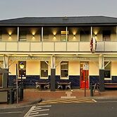 Corner Hotel Alexandra