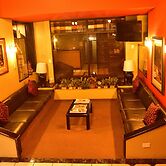 Hotel Holiday Suites