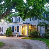 The Platinum Pebble Boutique Inn - Adults Only