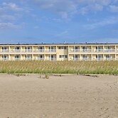 Drifting Sands Oceanfront Hotel