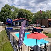 The Junction Hotel and Hostel