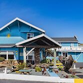 Oceanside Inn & Suites, a Days Inn by Wyndham