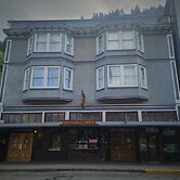 Alaskan Hotel and Bar