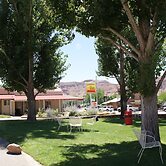 Adventure Inn & Motel