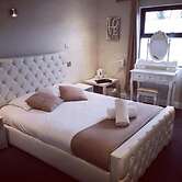 The R Inn Hotel