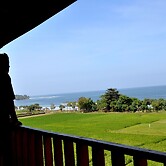 Dikaloha Medewi Surfcamp