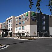 Holiday Inn Express & Suites Boise Airport by IHG