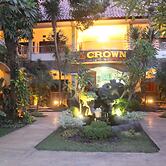 Crown Hotel