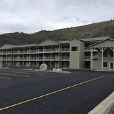 Yellowstone Big Rock Inn