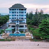Khanom Golden Beach Hotel