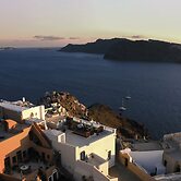 Oia Mansion
