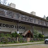 Red Bud Lodge