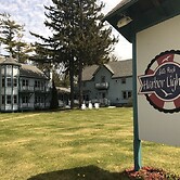 Harbor Light Inn