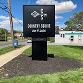 Country Squire Inn and Suites