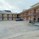 American Inn And Suites by OYO Victoria