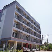 Chompu Nakarin Apartment