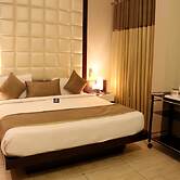 OYO 2617 Hotel Samrat Heavens