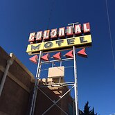 Colonial Motel