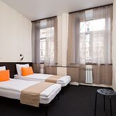 Station Hotel M19