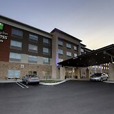 Holiday Inn Express & Suites Detroit Northwest - Livonia by IHG