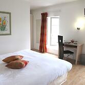 Le Continental Hotel